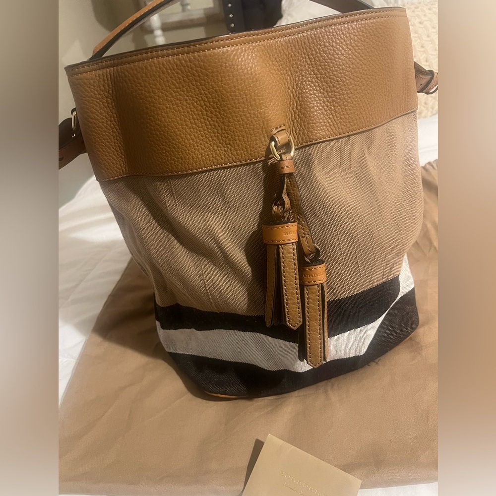 Burberry Tan and Black Shoulder Bag (Authentic)